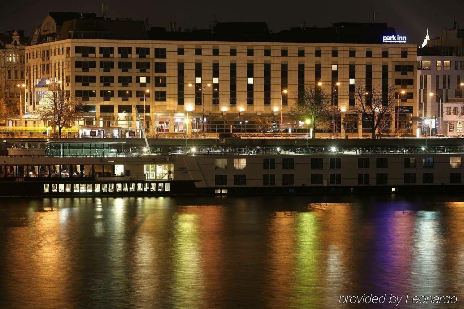 Park Inn By Radisson Danube Bratislava Eksteriør bilde